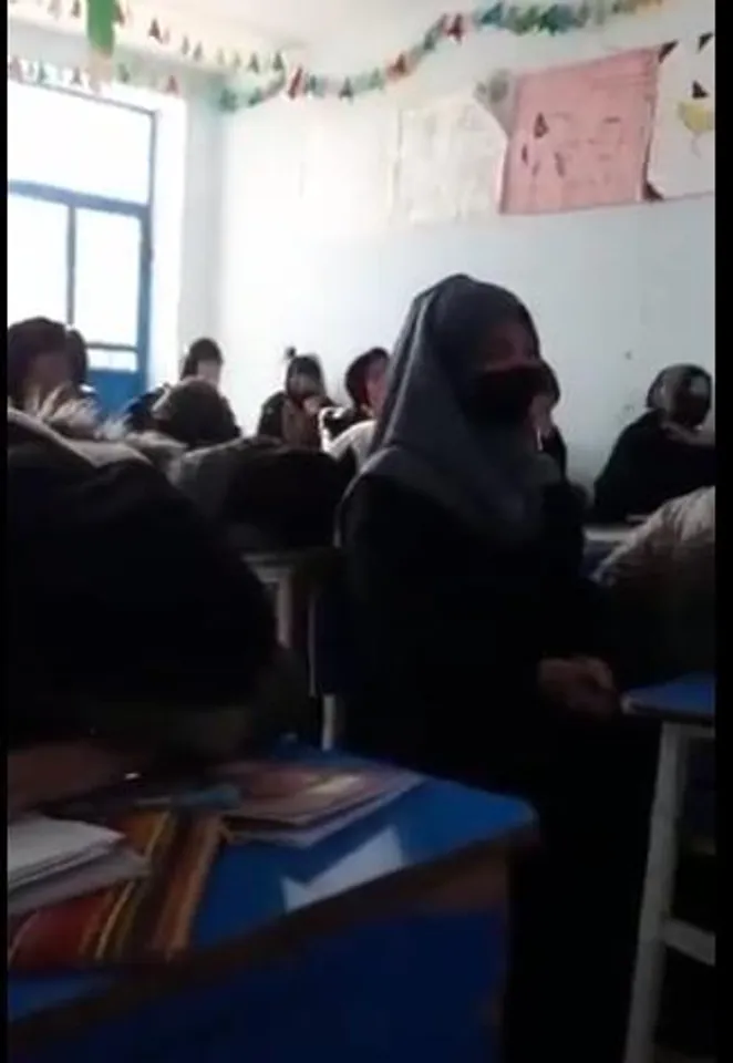 মেয়েদের পড়াশুনায় নিষেধাজ্ঞা, ক্লাসঘরে কান্নার রোল, দেখুন ভিডিও