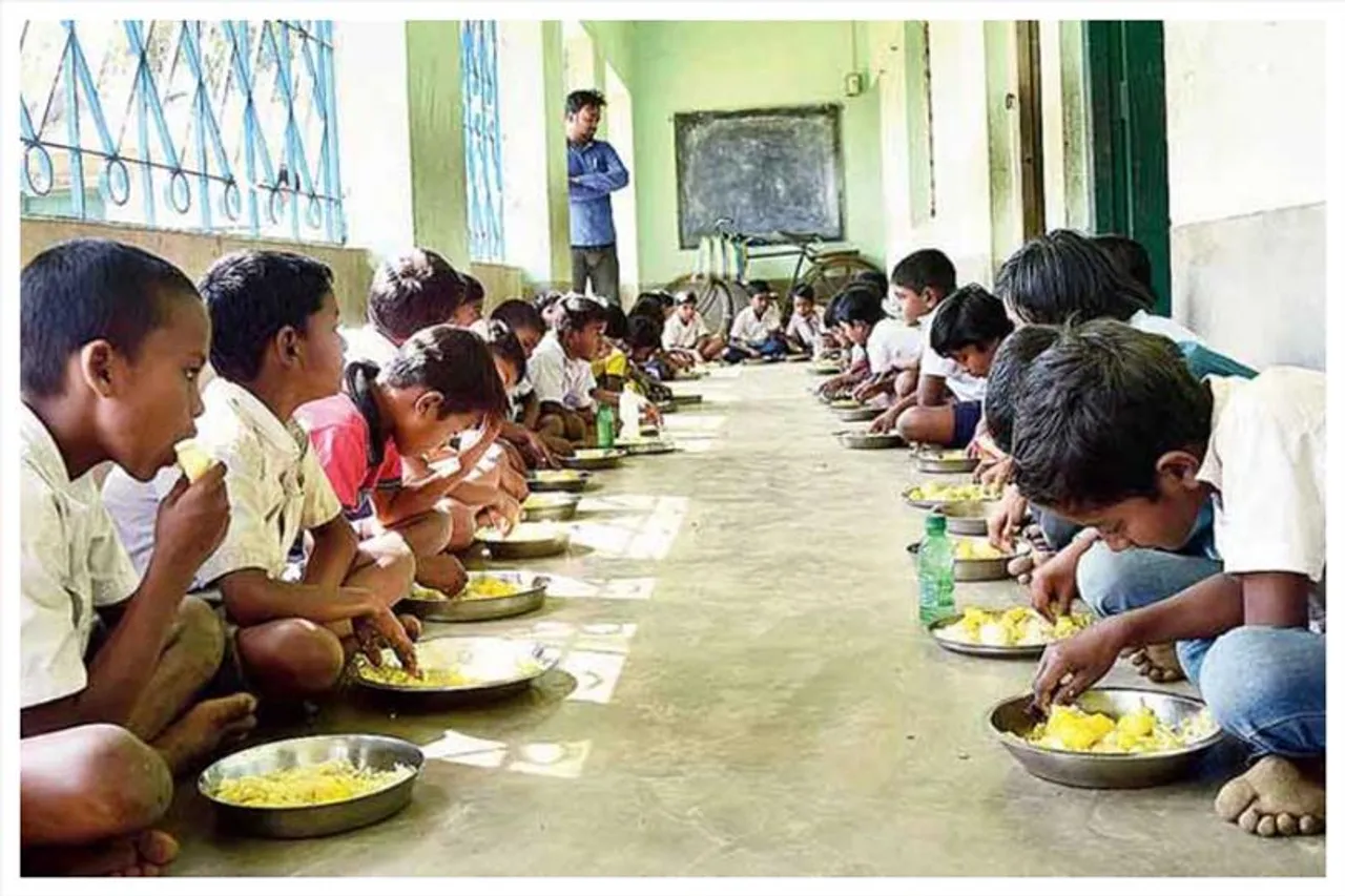 পশ্চিমবঙ্গে মিড ডে মিল প্রকল্প নিয়ে বৈঠক কেন্দ্রীয় দলের