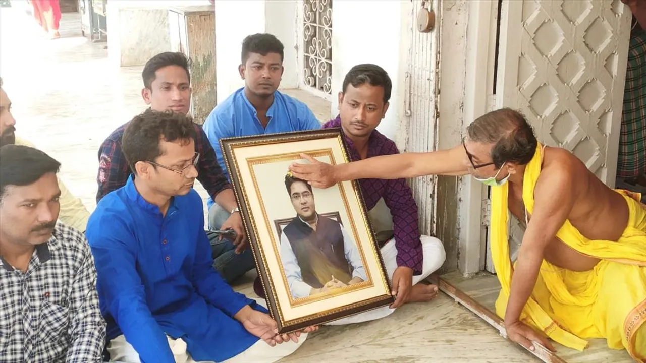 অভিষেক বন্দ্যোপাধ্যায়ের জন্মদিনকে সামনে রেখে পুজো দিলেন তৃণমূল যুব কংগ্রেস