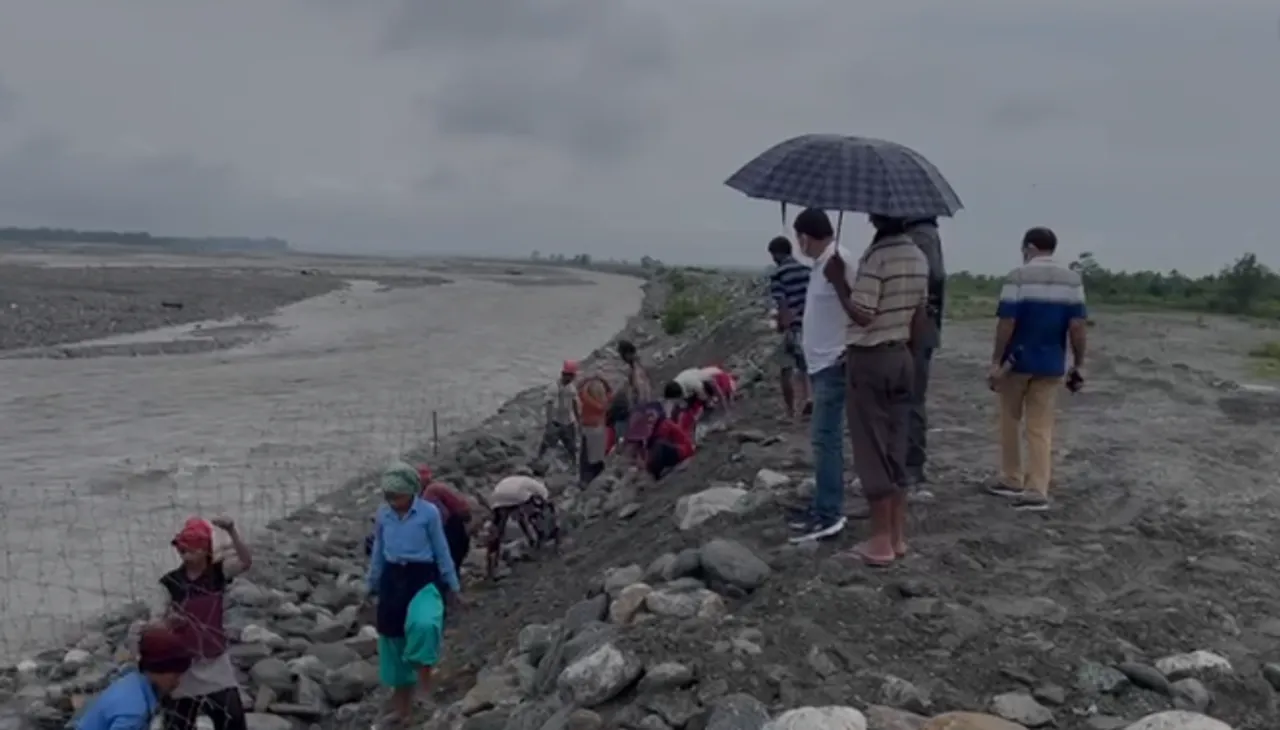 বন্যা পরিস্থিতির আগেই  নদী পরিদর্শনে জেলাশাসক সুরেন্দ্র কুমার মিনা