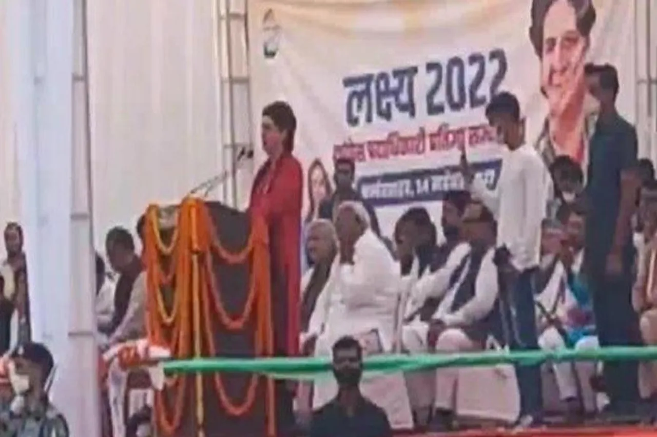 যোগী রাজ্যে নির্বাচনী আবহাওয়া গরম করলেন প্রিয়াঙ্কা