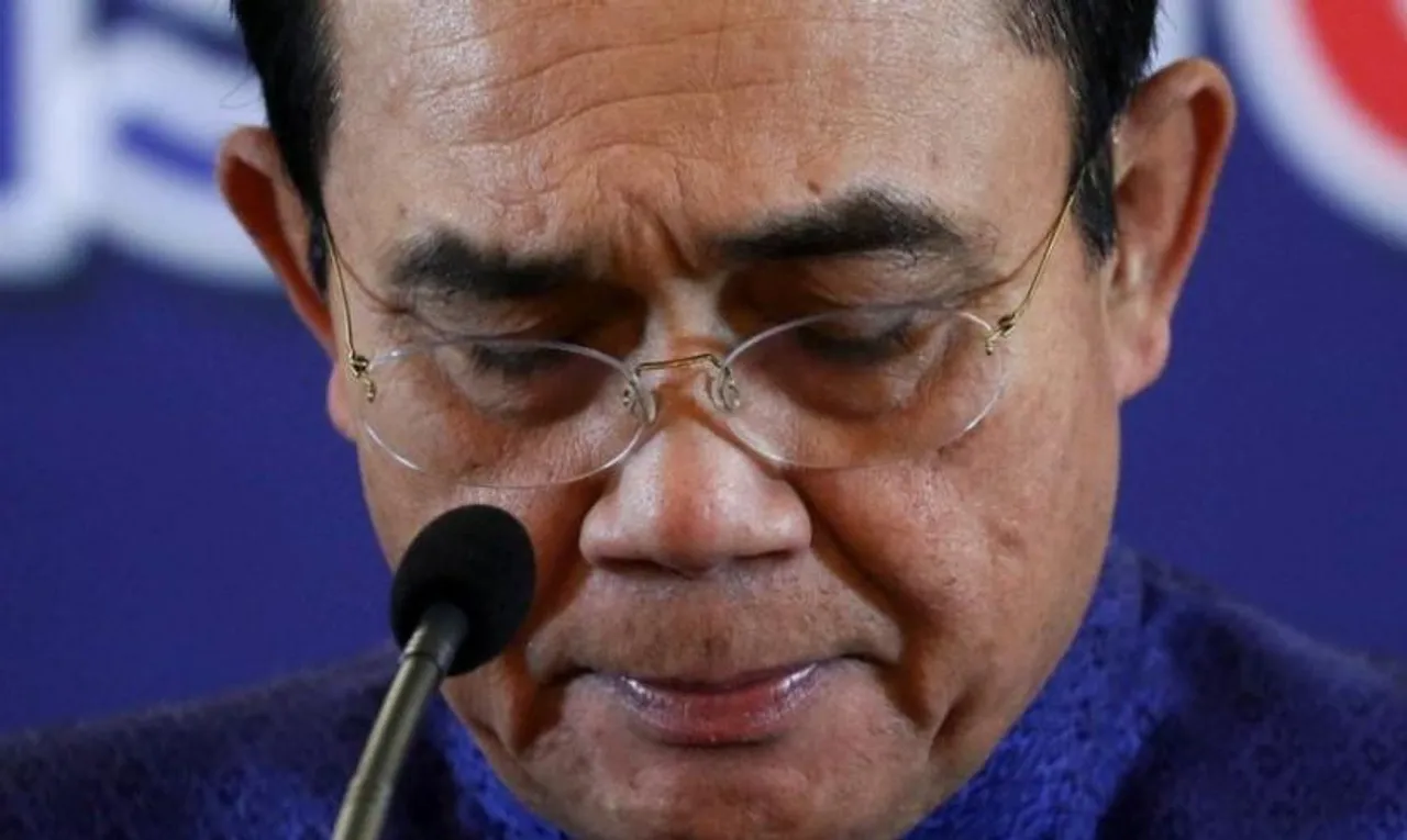 থাইল্যান্ডের প্রধানমন্ত্রীকে বরখাস্ত করল আদালত