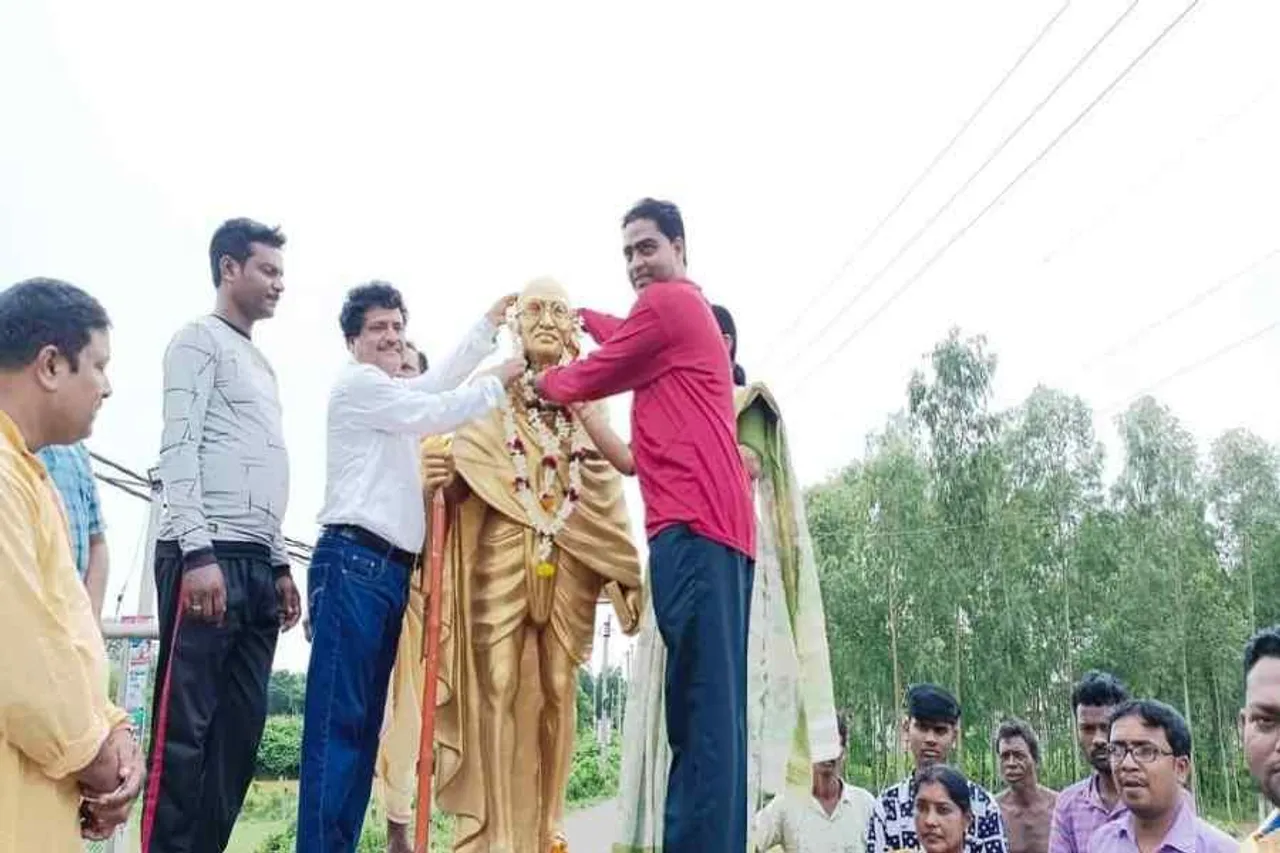 চন্দ্রকোনায় গান্ধীজির জন্মদিন পালন যুব তৃণমূল কংগ্রেসের জেলা সভাপতির