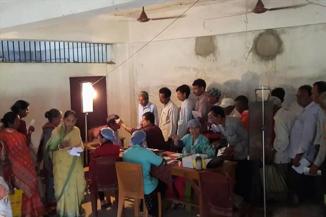 বিনামূল্যে চক্ষু পরীক্ষা, স্বাস্থ্য পরীক্ষা ও রক্তের গ্রুপ নির্ণয় শিবির