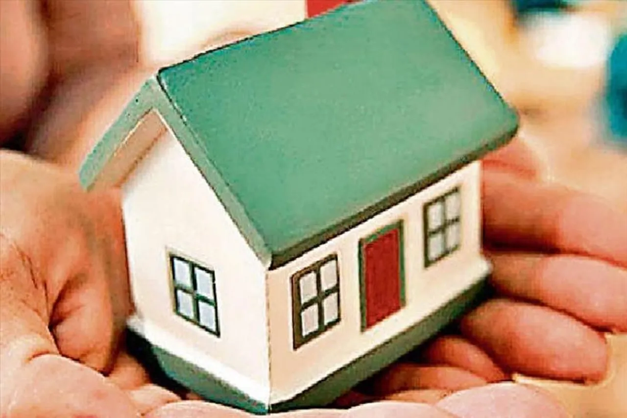 পাকা বাড়ি থাকতেও আবাস তালিকায় নাম তৃণমূল প্রধান সহ ৭ আত্মীয়ের