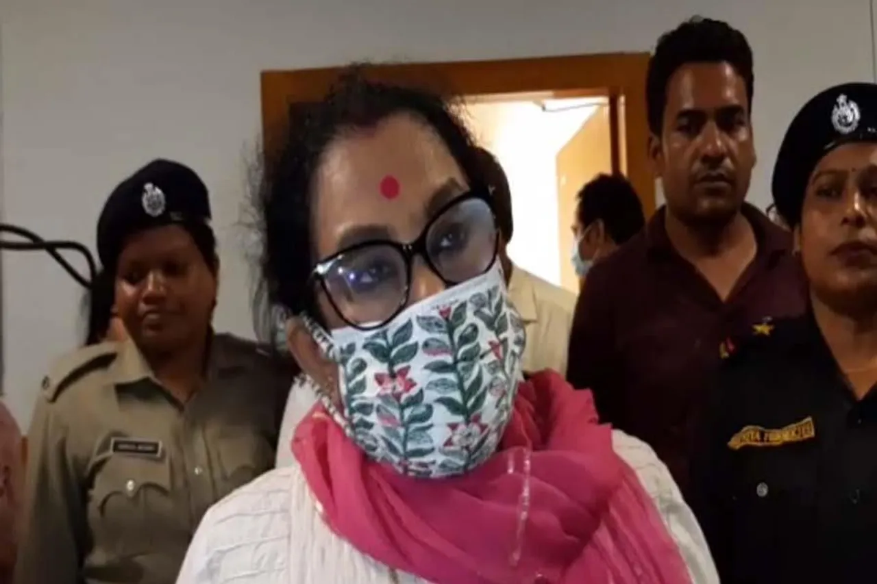 কেতুগ্রামে স্বামীর নৃশংসতার শিকার হওয়া নার্সিং স্টাফের সঙ্গে দেখা করলেন লীনা গঙ্গোপাধ্যায়