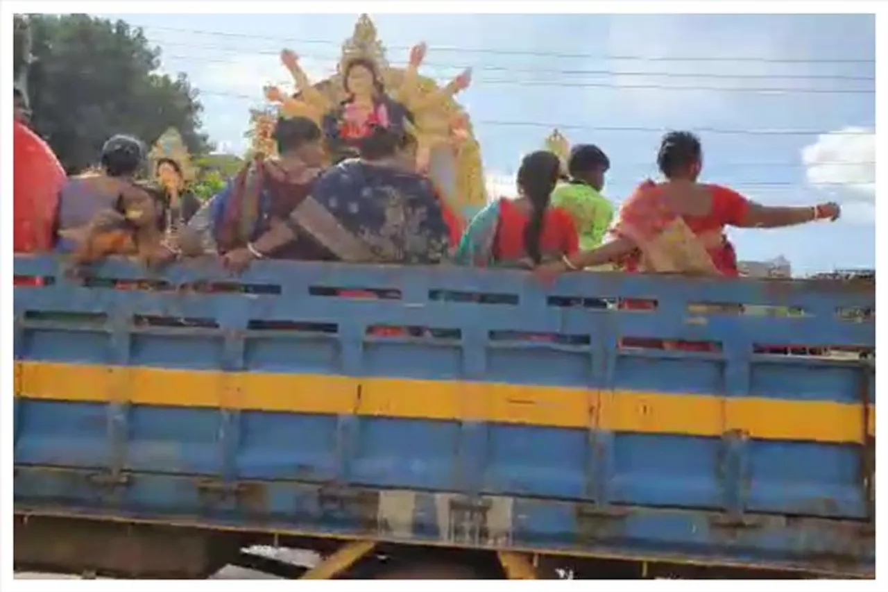 'ঠাকুর থাকবে কতক্ষণ ঠাকুর যাবে বিসর্জন'