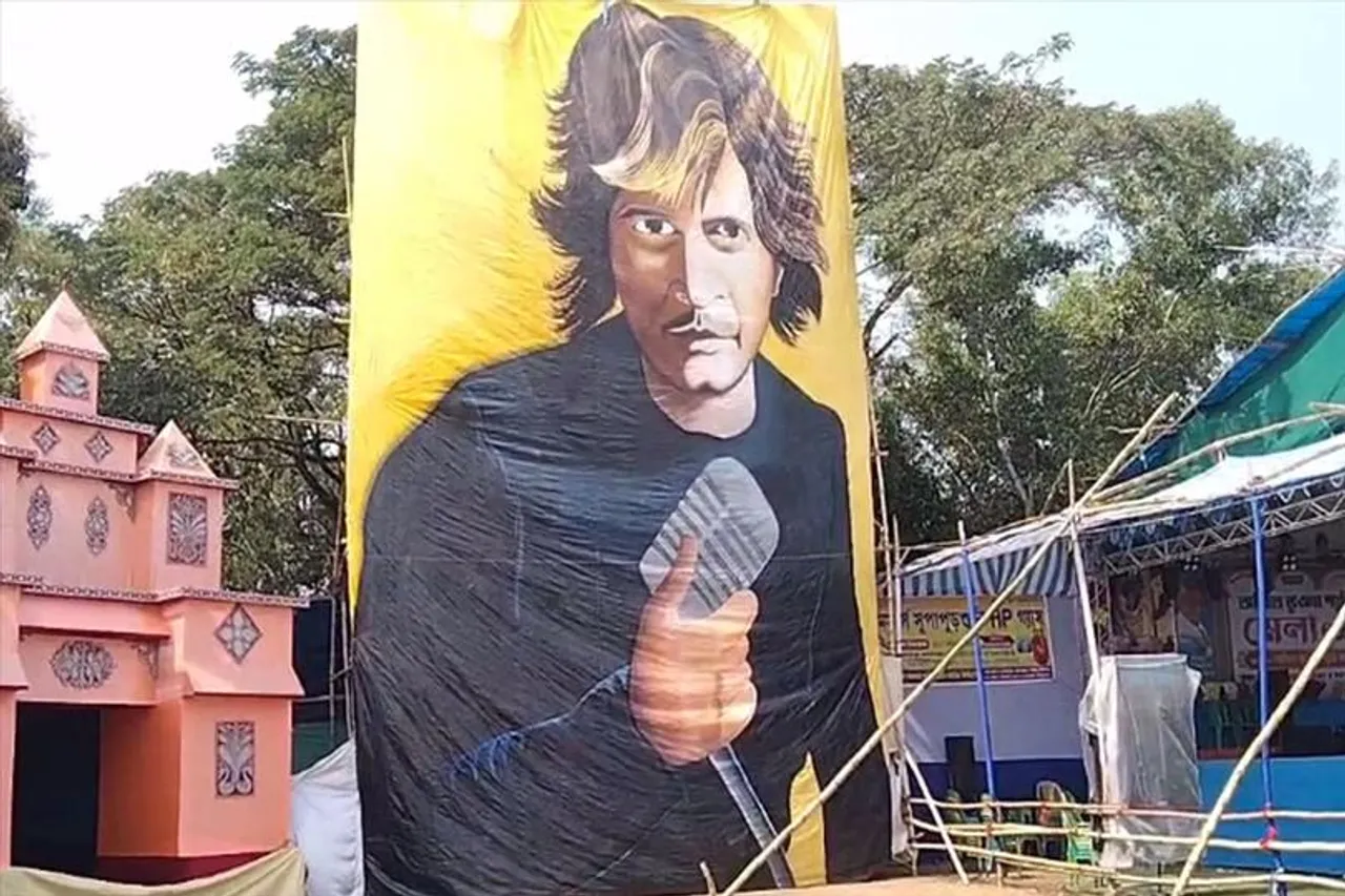 মৃত্যুর পরেও অমর শিল্পী, মেলায় শোভা পাচ্ছে প্রয়াত কেকে-র ৭০ ফুটের পোস্টার, রইলো ভিডিও