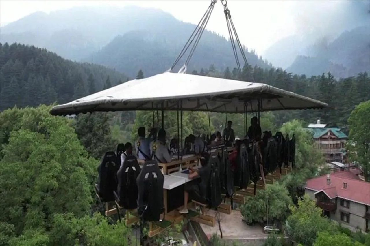 এবার দুবাইয়ের ধাঁচে ফ্লাইং রেস্তোরাঁ পেল ভারতও