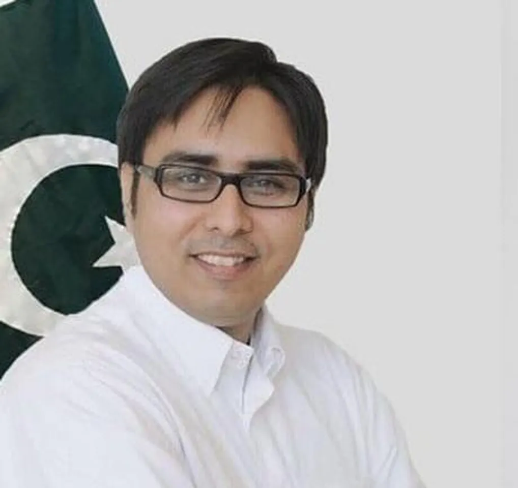 রাষ্ট্রদ্রোহ মামলায় ইমরান খানের ঘনিষ্ঠ সহযোগীর ২ দিনের রিমান্ড মঞ্জুর করল পাকিস্তানের আদালত