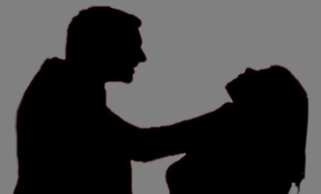 Bengaluru Shocker: স্ত্রীকে গলা টিপে হত্যা করল স্বামী