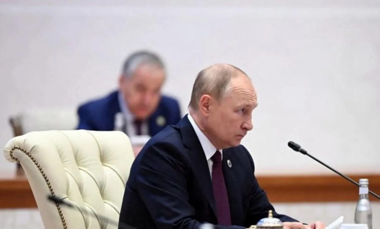 ইউক্রেনীয় ভূখণ্ডকে রাশিয়ার অংশ হিসেবে ঘোষণা দিচ্ছেন পুতিন