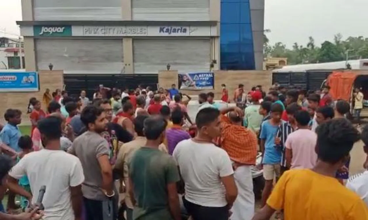 মার্বেলচাপা পড়ে শ্রমিকের মৃত্যু আসানসোলে, বিক্ষোভ