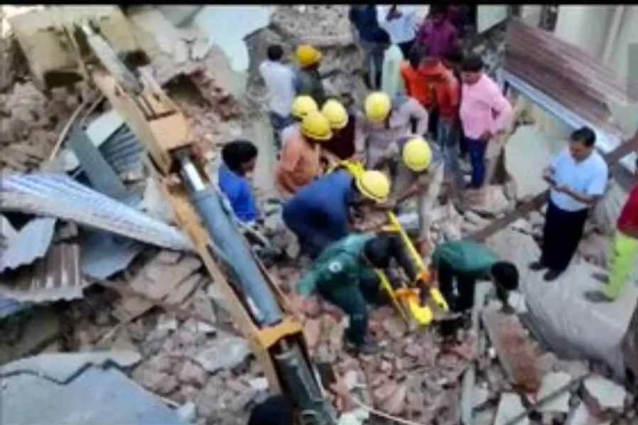 গুরুগ্রামে ধসে পড়লো ভবন, আটকে একাধিক