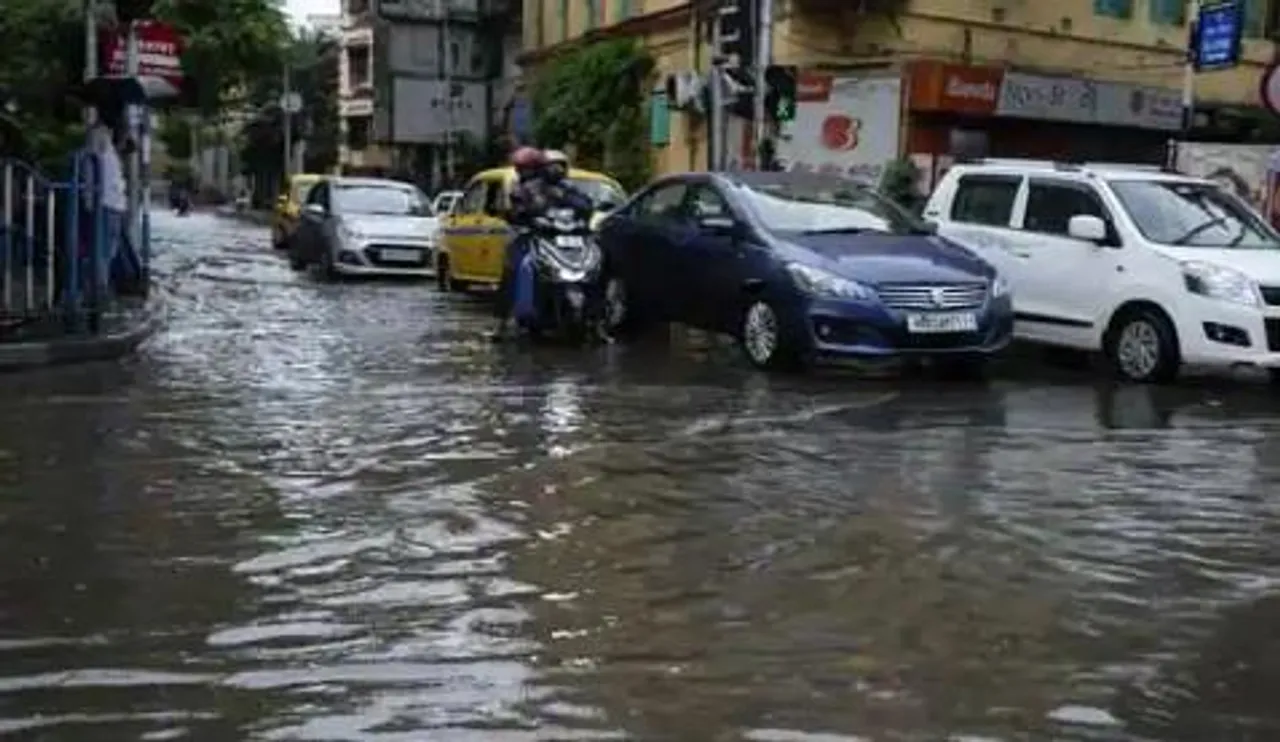 আজ দক্ষিণবঙ্গের কিছু জেলায় ভারী বৃষ্টির সম্ভাবনা