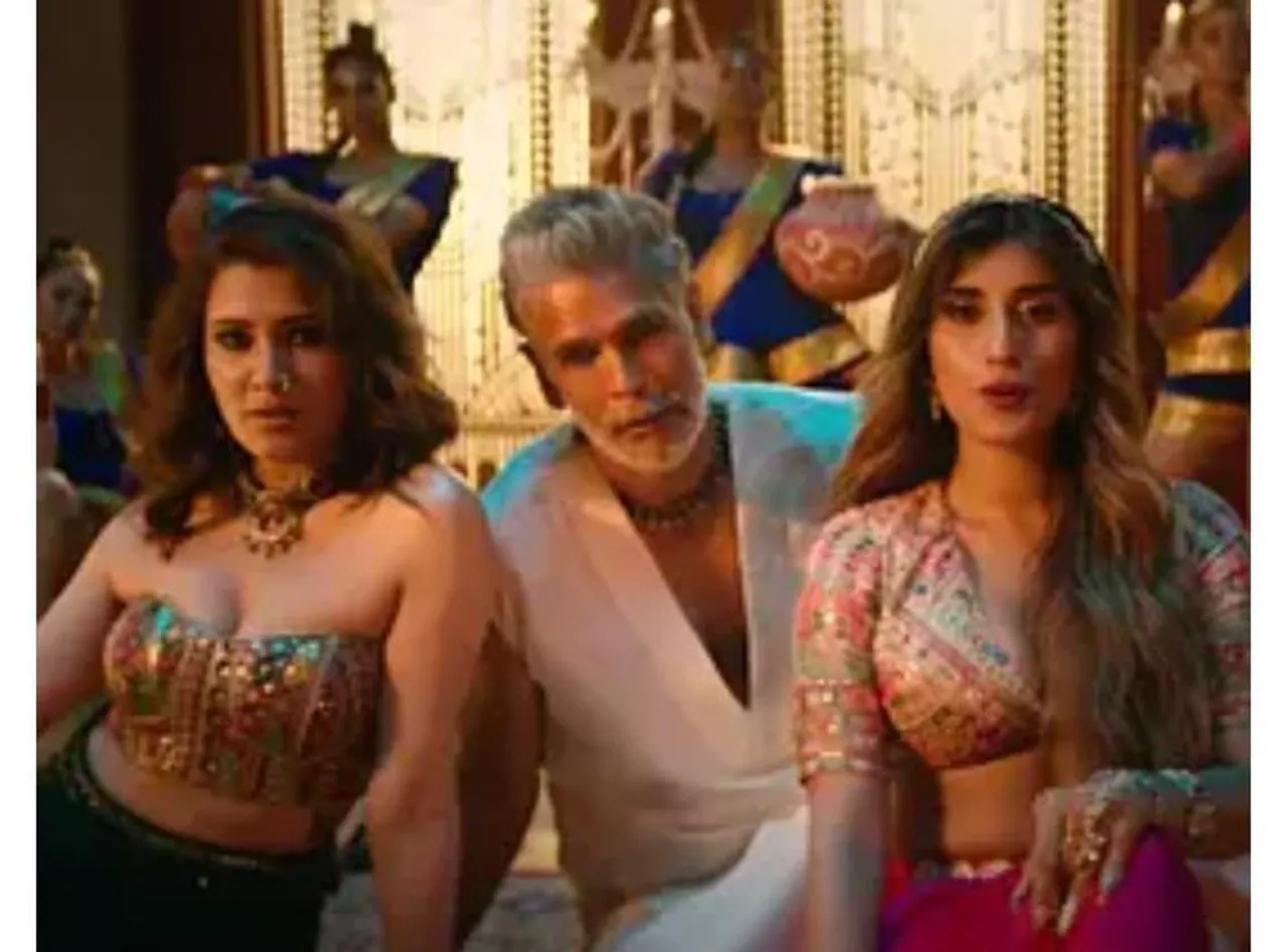 ২৫ বছর পর মিউজিক ভিডিওতে প্রত্যাবর্তন করেছেন মিলিন্দ সোমান