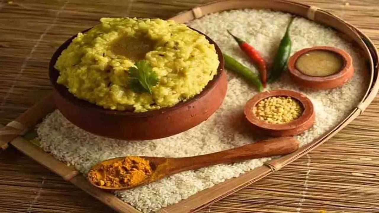 মকর সংক্রান্তিতে খিচুড়ি খাওয়ার চল রয়েছে ভারতে