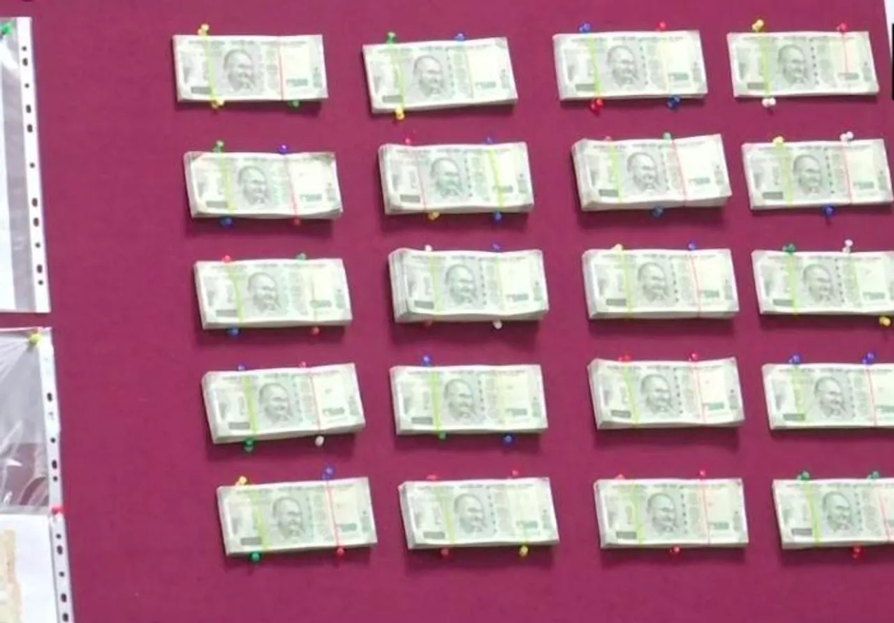 জাল ভারতীয় মুদ্রা ছাপানোর অপরাধে গ্রেফতার ৫