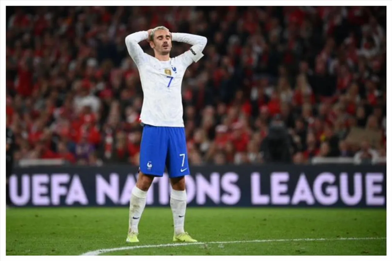 অল্পের জন্য রেহাই পেল ফ্রান্স