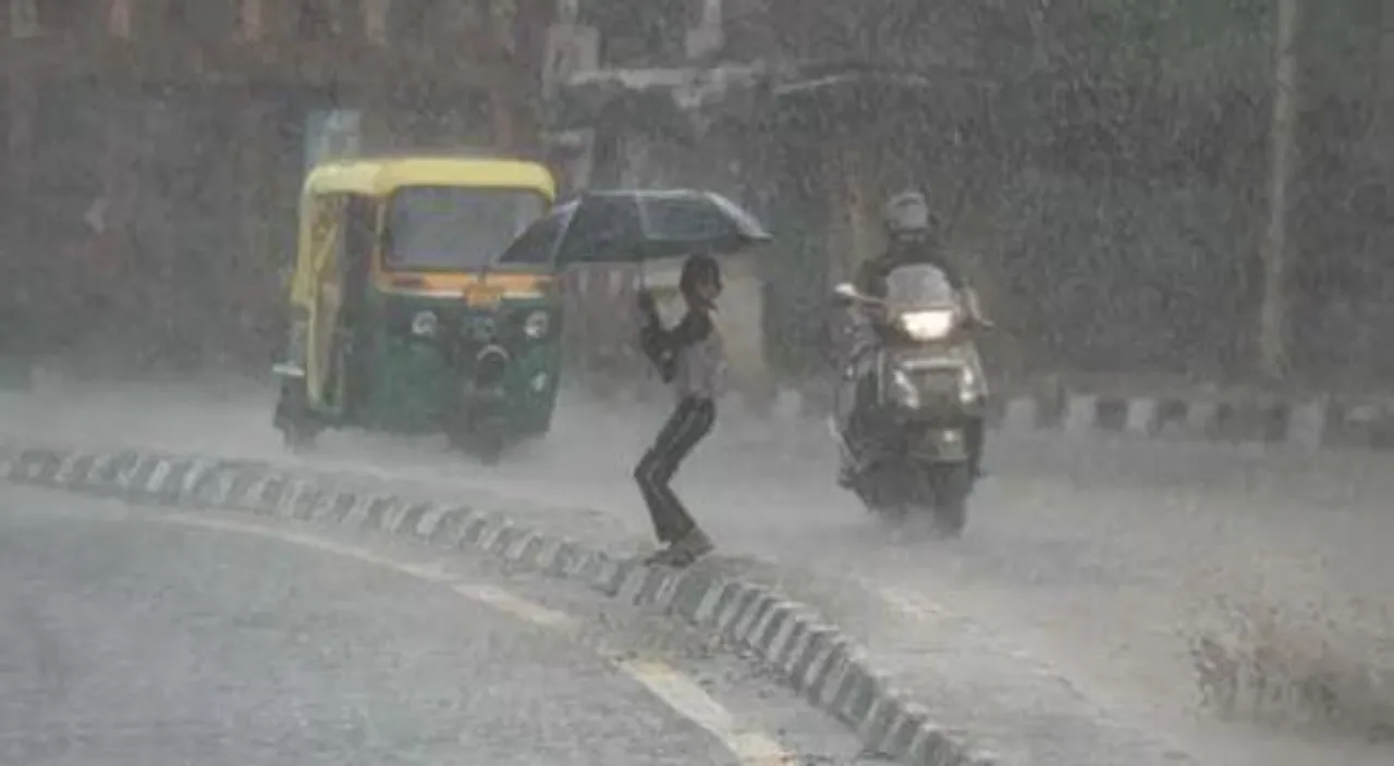 ফের বঙ্গোপসাগরে তৈরি নিম্নচাপ, ভারী বৃষ্টির পূর্বাভাস