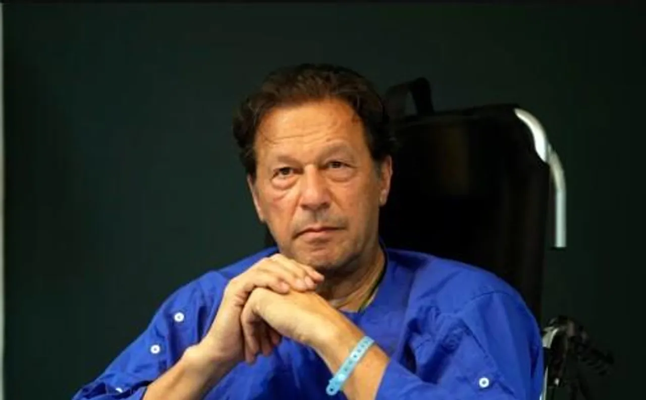 ইমরান খানের বিরুদ্ধে গ্রেপ্তারি পরোয়ানা জারি করল পুলিশ