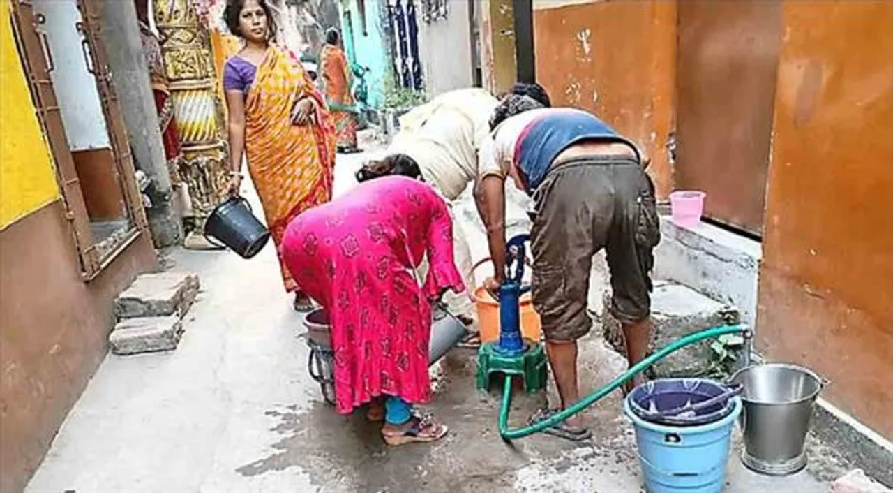 জল আর মশার জোড়া যন্ত্রণা