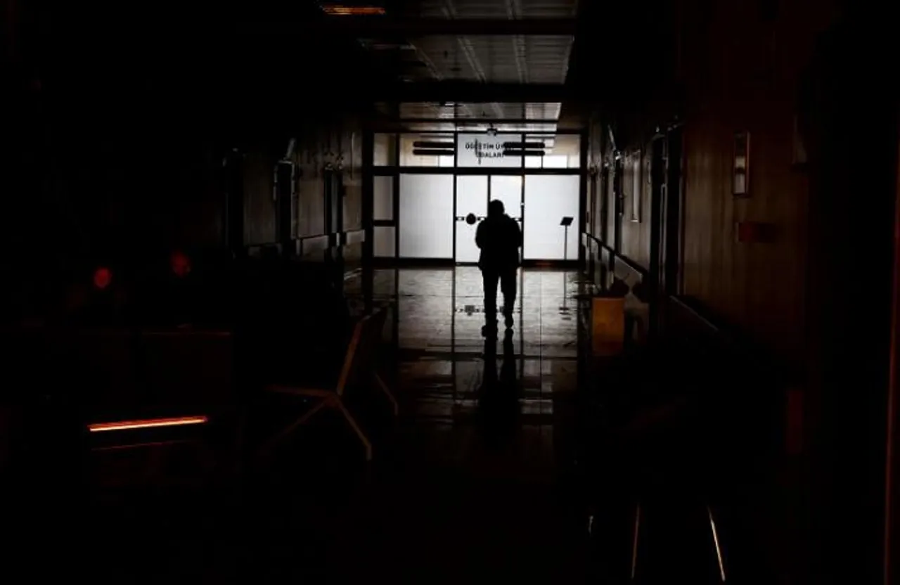 তুরস্কে ভূমিকম্পে অন্তত ১৯ হাজার ৩০০ মানুষ হাসপাতালে ভর্তি