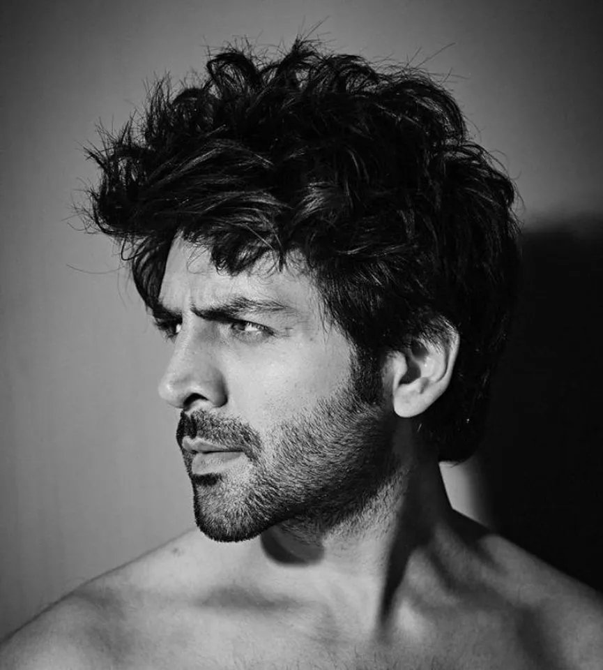 ছুটি কাটিয়ে 'শেহজাদা'-র সেটে কার্তিক আরিয়ান