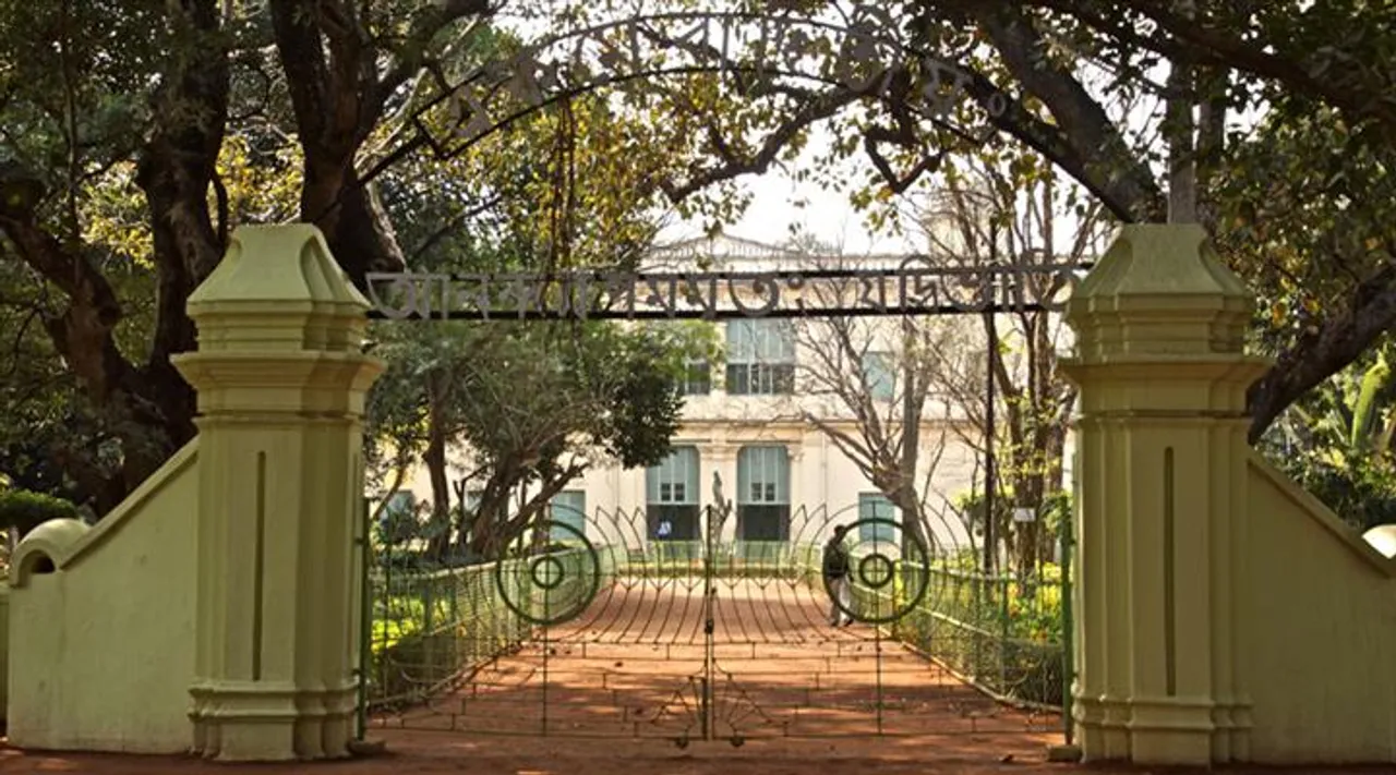 বিশ্বভারতীতে ধুন্ধুমার