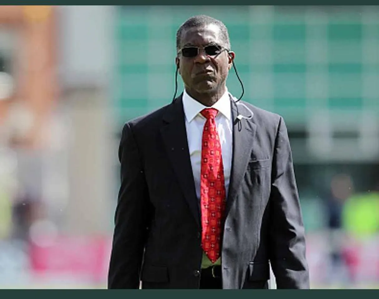 মিচেল হোল্ডিং এর ক্রিকেট খেলার প্রতি আবেগের প্রাথমিক ধারণাটি কি ?