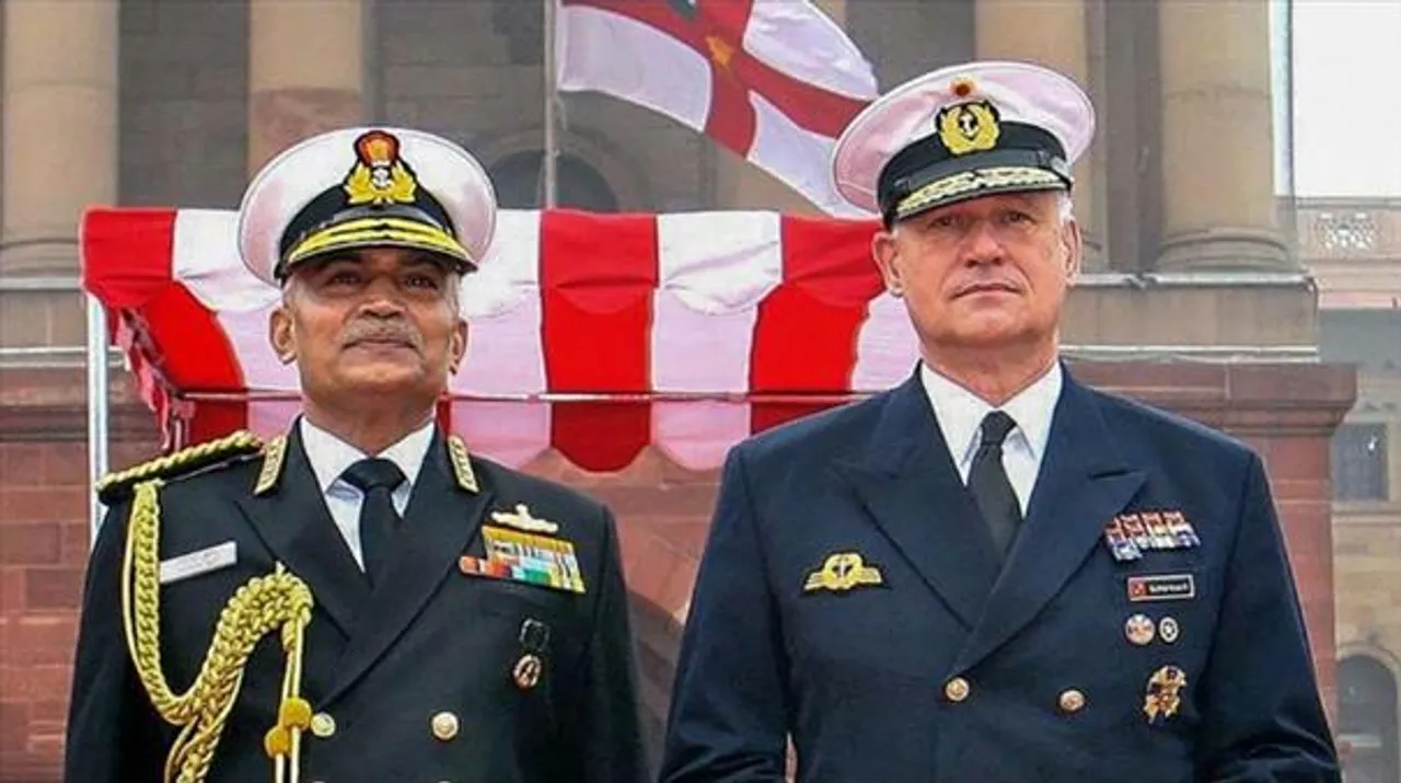 দিল্লিতে ইউক্রেন-রাশিয়া নিয়ে মন্তব্য, বিপাকে নৌ সেনা প্রধান
