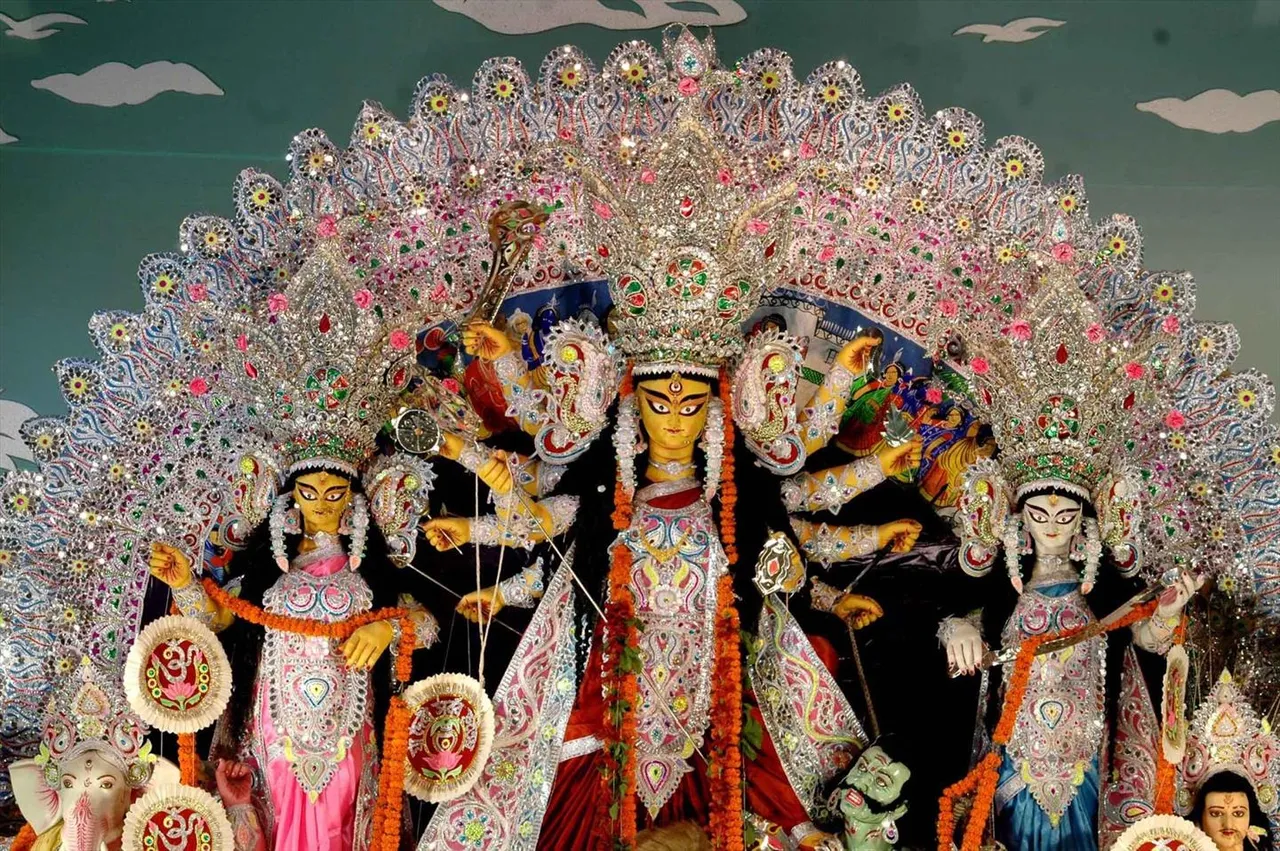 কোচবিহারের রাজবাড়ির বড়দেবী দূর্গা পুজো