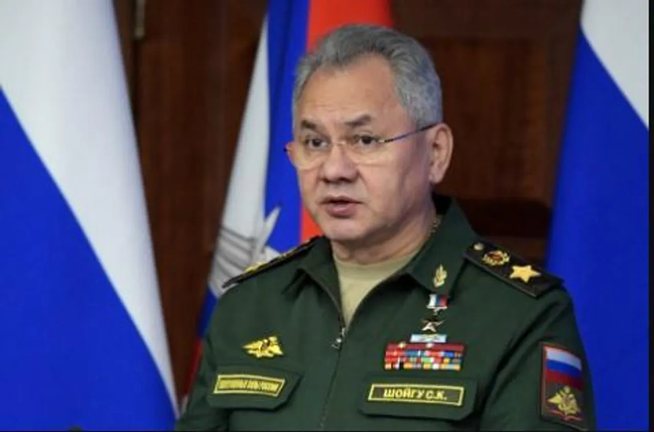 উচ্চ মাত্রার অস্ত্র উৎপাদন দ্বিগুণ করার নির্দেশ রাশিয়ার প্রতিরক্ষামন্ত্রীর