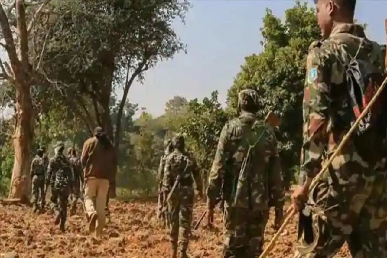 ফের  নিরাপত্তা বাহিনী ও মাওবাদীদের মধ্যে সংঘর্ষ