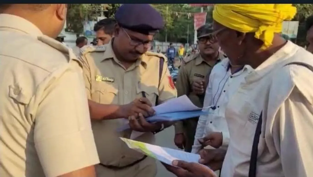 অখিল গিরির বিরুদ্ধে বিক্ষোভ কর্মসূচি  আদিবাসীদের সামাজিক সংগঠনের