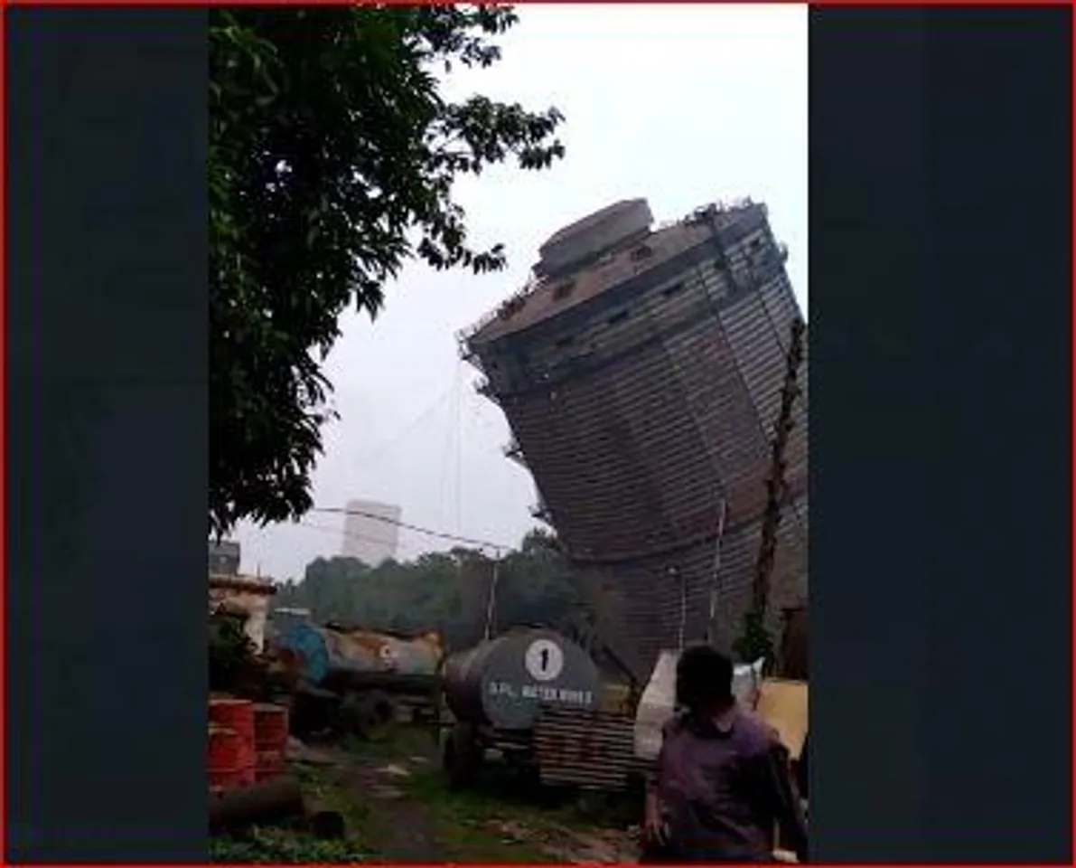 হুড়মুড়িয়ে ভেঙে পড়ছে কোক ওভেন প্লান্টের 'গ্যাস হোল্ডার'! ভাইরাল সোশ্যাল মিডিয়ায়, শুরু রাজনৈতিক তরজা