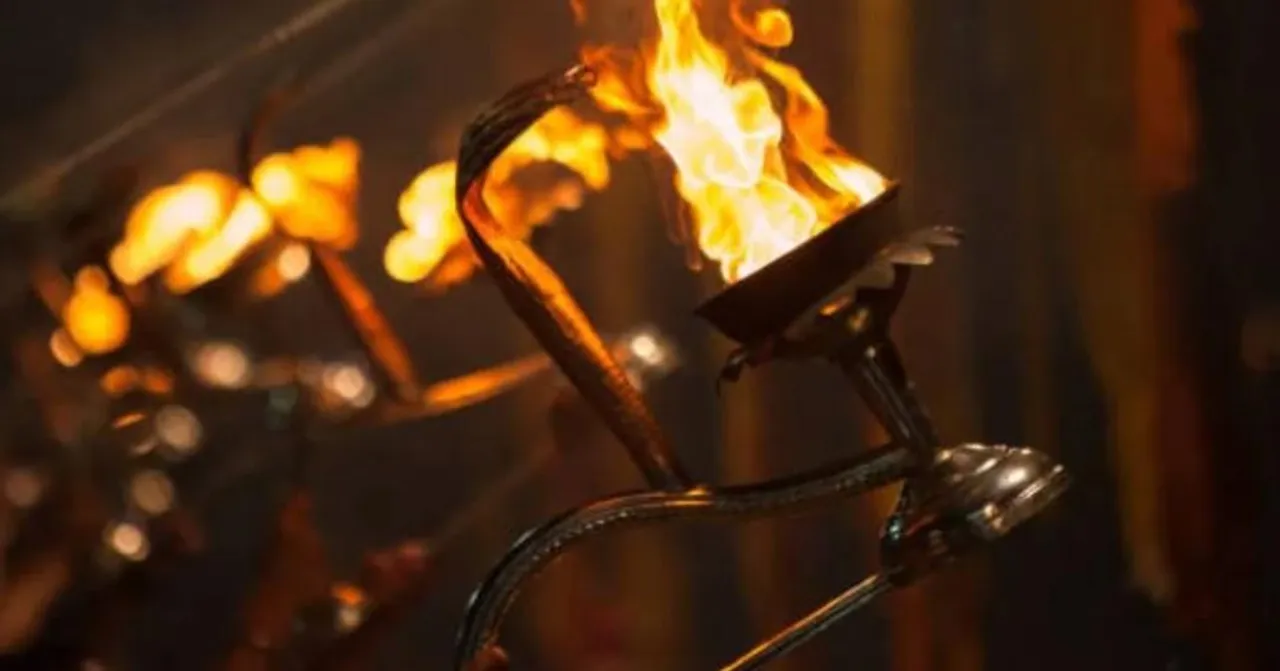 হিন্দু ধর্মে সন্ধ্যাবেলা আরতি কেন করা হয়? জানুন