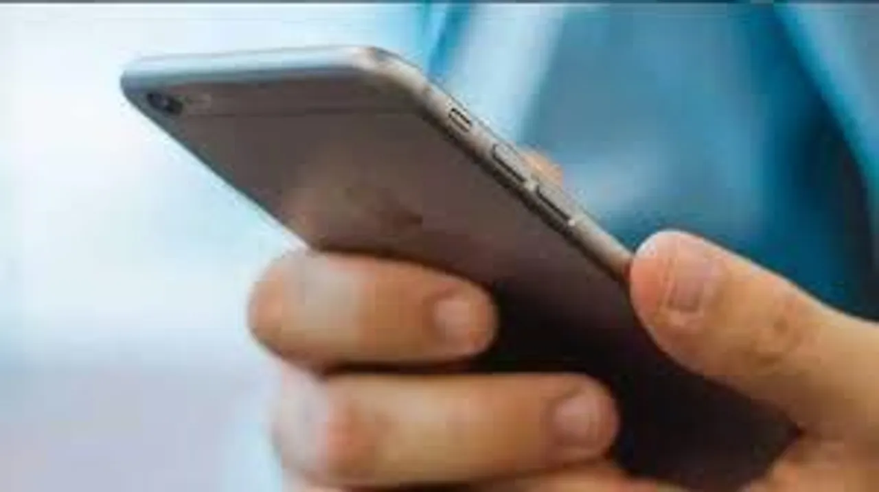 কম দামি স্পাইওয়্যার দিয়েই ফোনের ক্যামেরা চলে যাবে হ্যাকারদের হাতে?