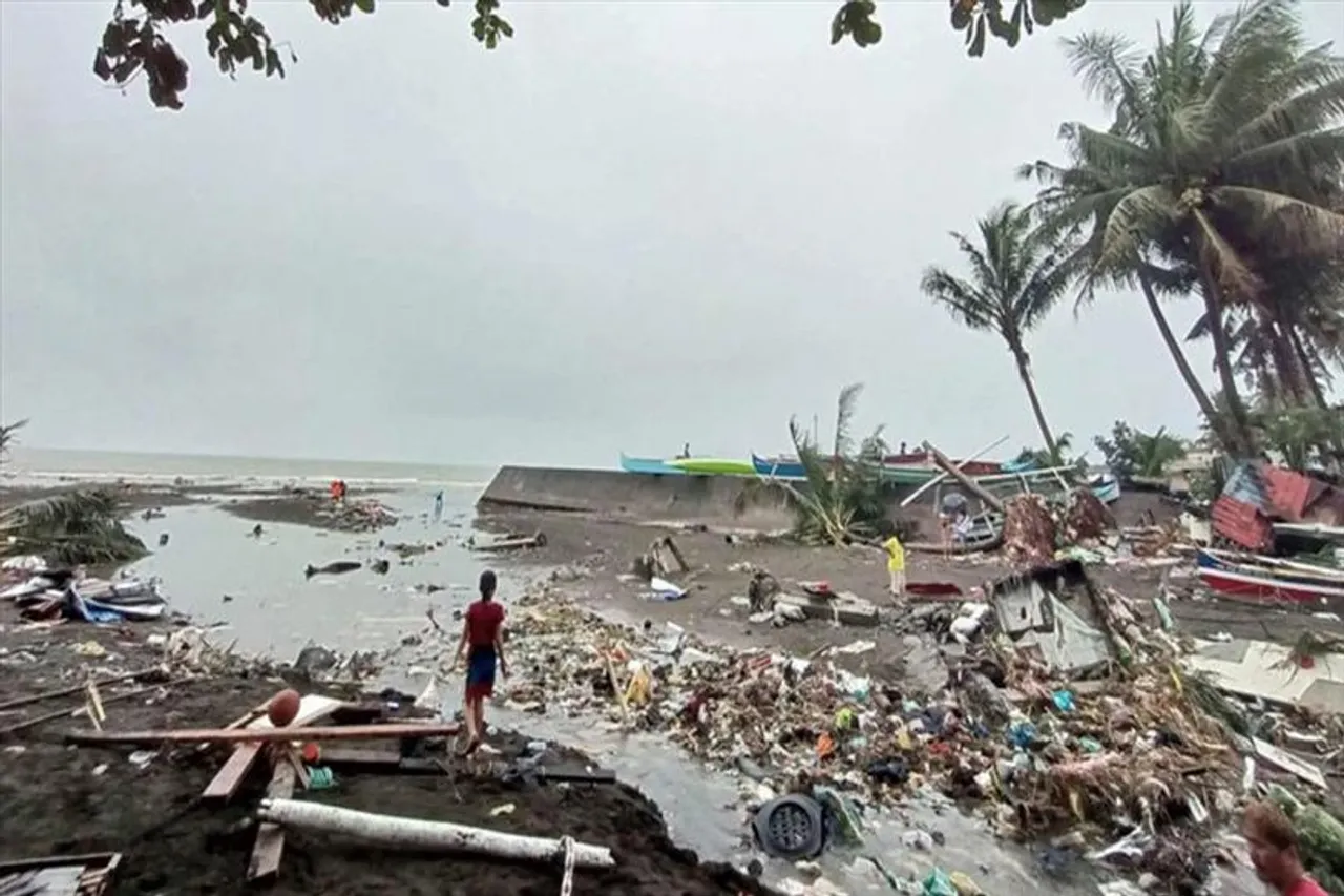 ফিলিপাইনে বন্যা ও ভূমিধসে মৃতের সংখ্যা বেড়ে ৩৩