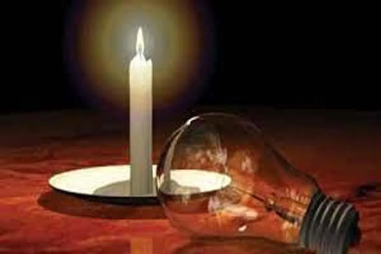 এবার থেকে দিনে ৩ ঘণ্টা করে বিদ্যুৎ বন্ধ রাখার নির্দেশ