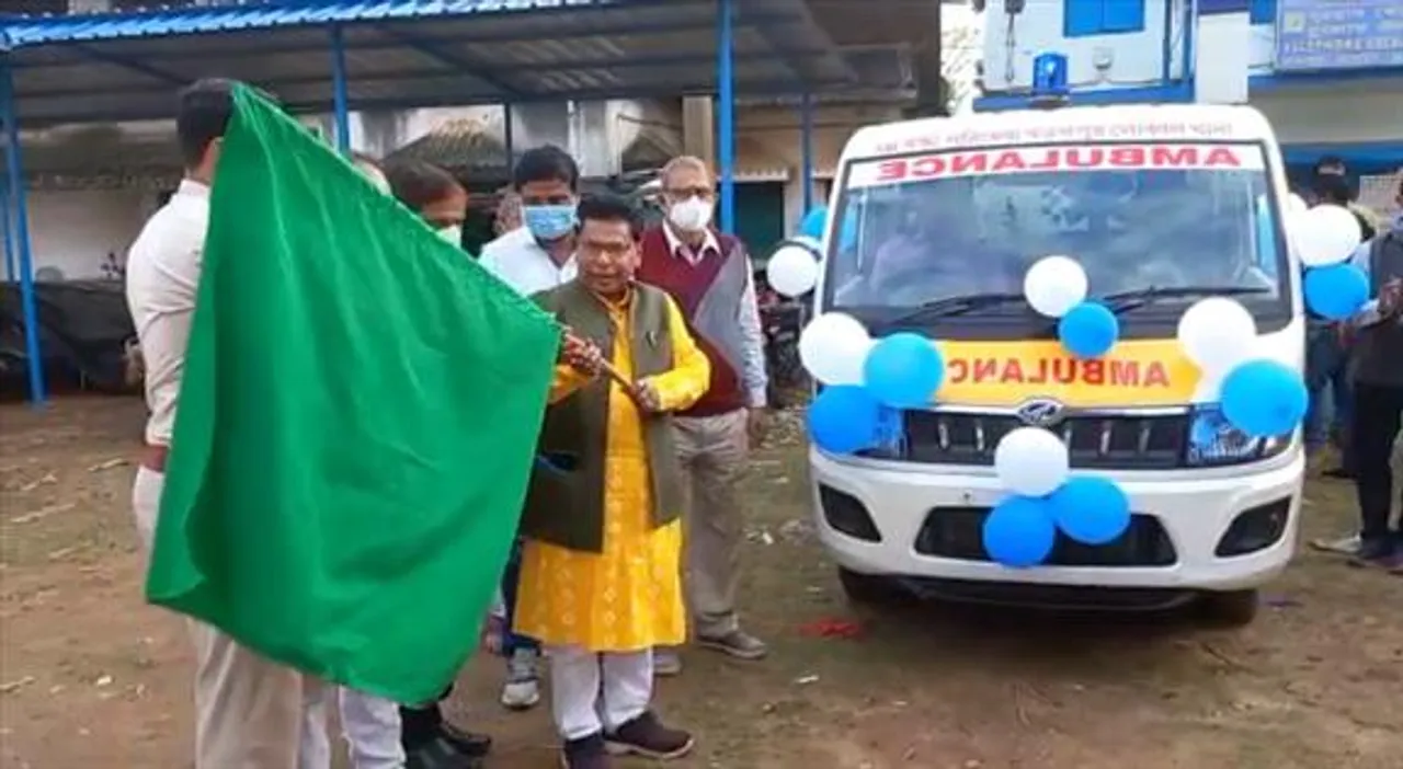 বিধায়ক তহবিল থেকে অ্যাম্বুলেন্স প্রদান