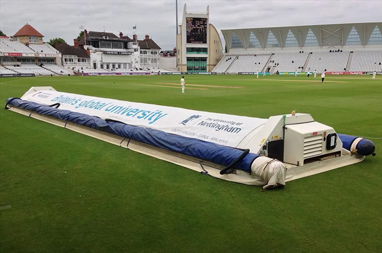 ভারত বনাম ইংল্যান্ডঃ বৃষ্টির জন্য এখনও শুরু হল না ম্যাচ