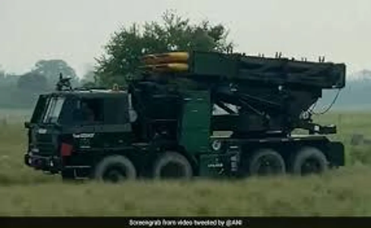 সীমান্তে পিনাকা মজুত করছে সেনা, নজরে চিন