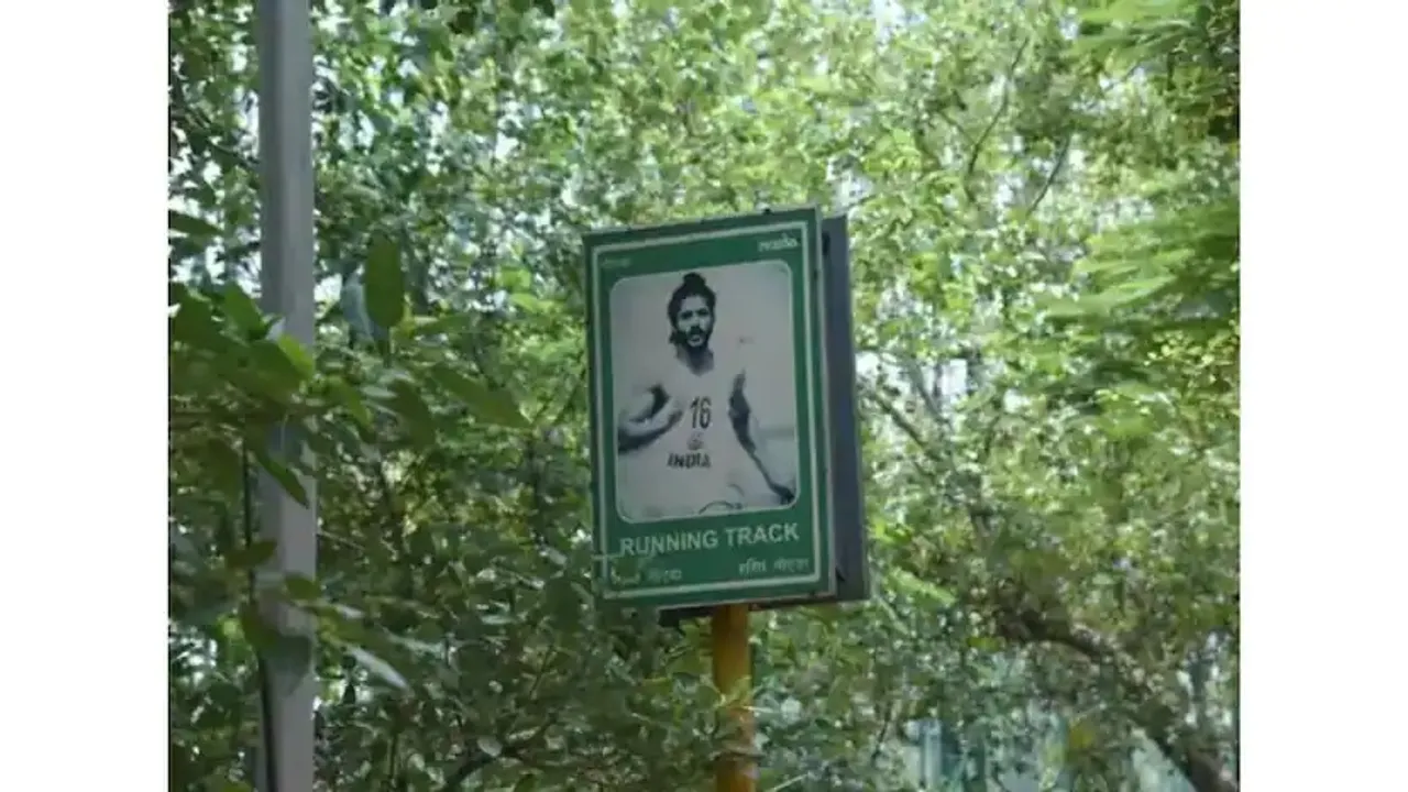 মিলখা সিংহের বদলে নয়ডা স্টেডিয়ামে ফারহান আখতারের ছবি!