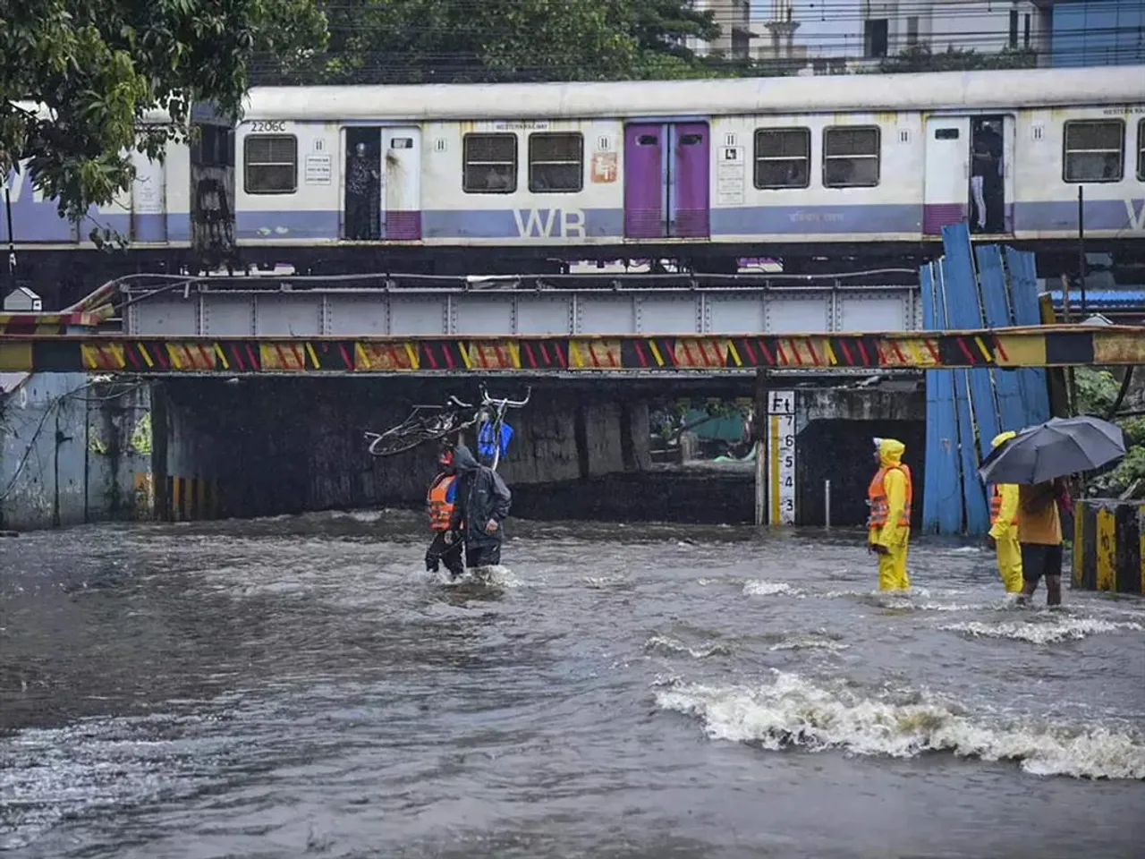 লাল সতর্কতা মহারাষ্ট্র