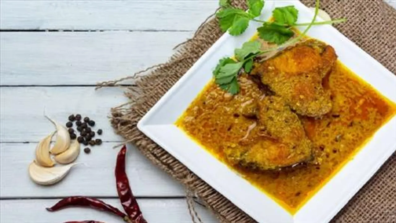 নববর্ষে সাবেকি ছোঁয়ায় সঙ্গে থাকুক কাতলার রসা