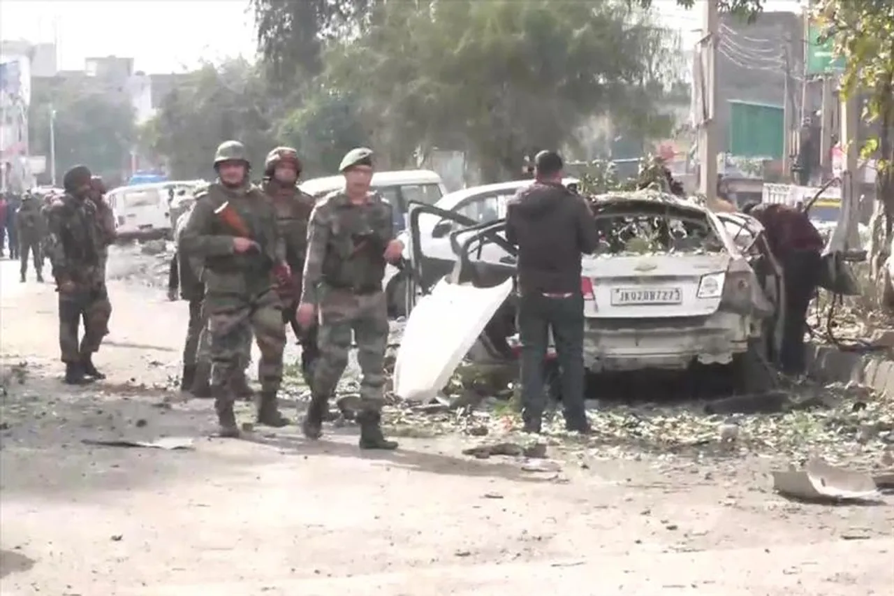 প্রজাতন্ত্র দিবসের প্রাক্কালে জোড়া বিস্ফোরণকাণ্ডে বাড়ছে উদ্বেগ