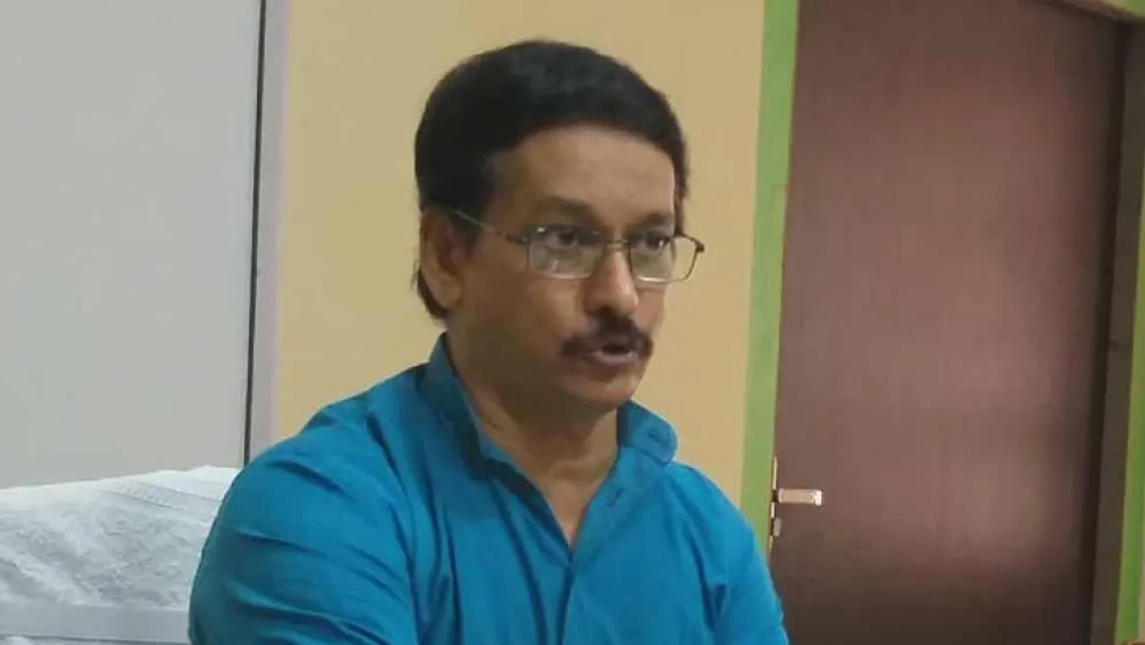 কলকাতার উদ্দ্যেশে রওনা হলেন সুবীরেশ ভট্টাচার্য