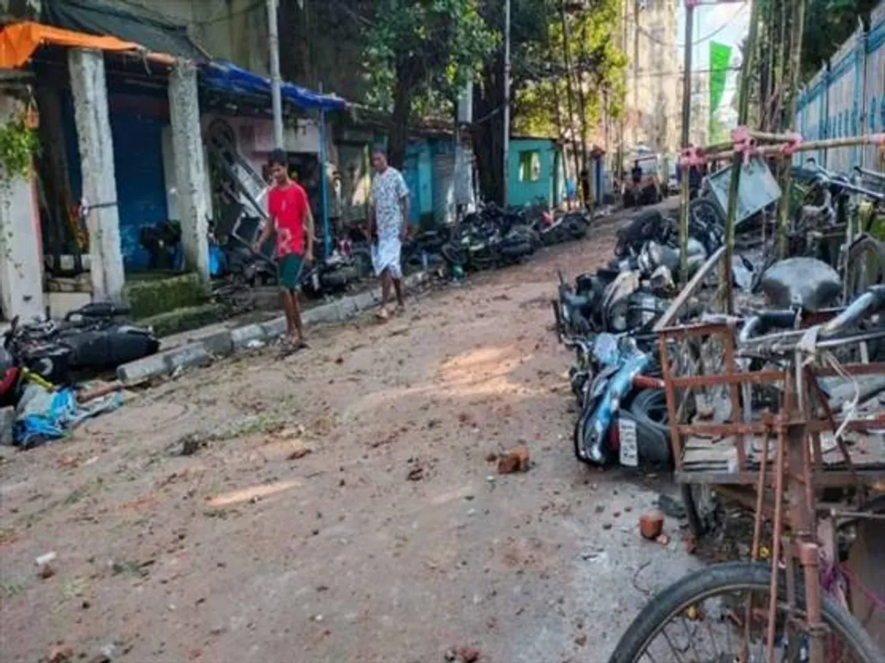 মোমিনপুরের ছায়া রাজারহাটে