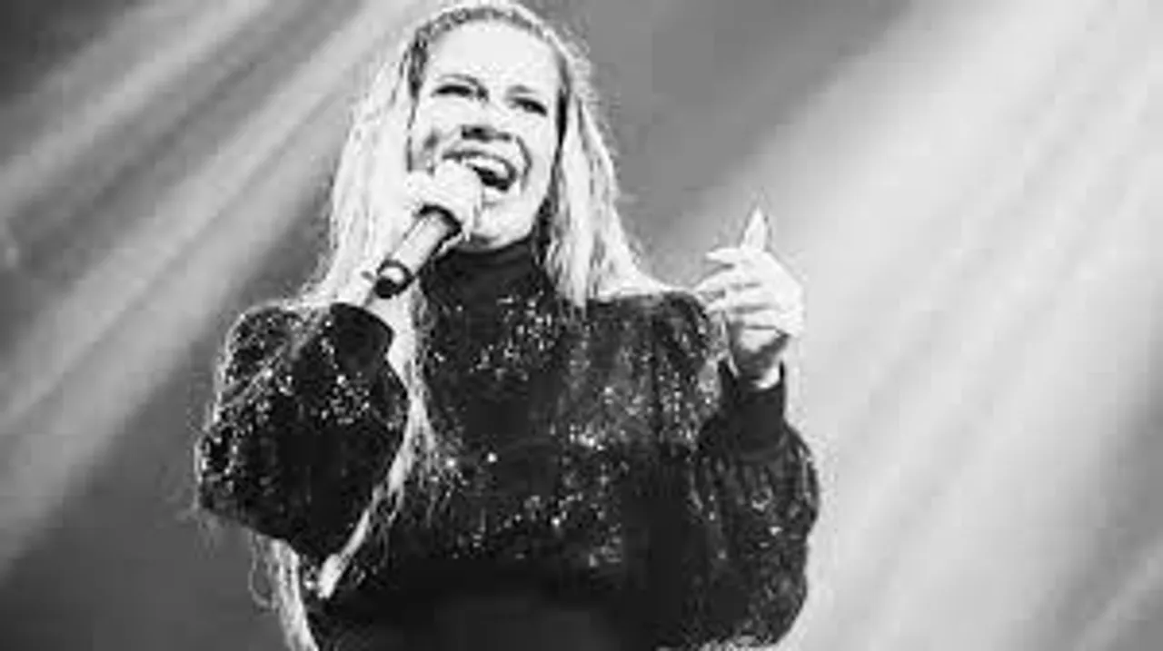 বিমানে বসে ভিডিও দেওয়ার ঘণ্টা খানেকের মধ্যে মৃত্যু ব্রাজিলিয়ান গায়িকার